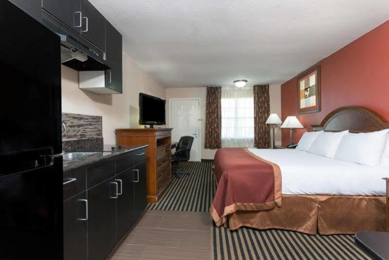 Baymont By Wyndham Port Arthur - Groves Area Exterior foto